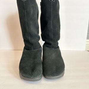 Sketcher suede boots. Very comfortable w/adjustable calf straps.